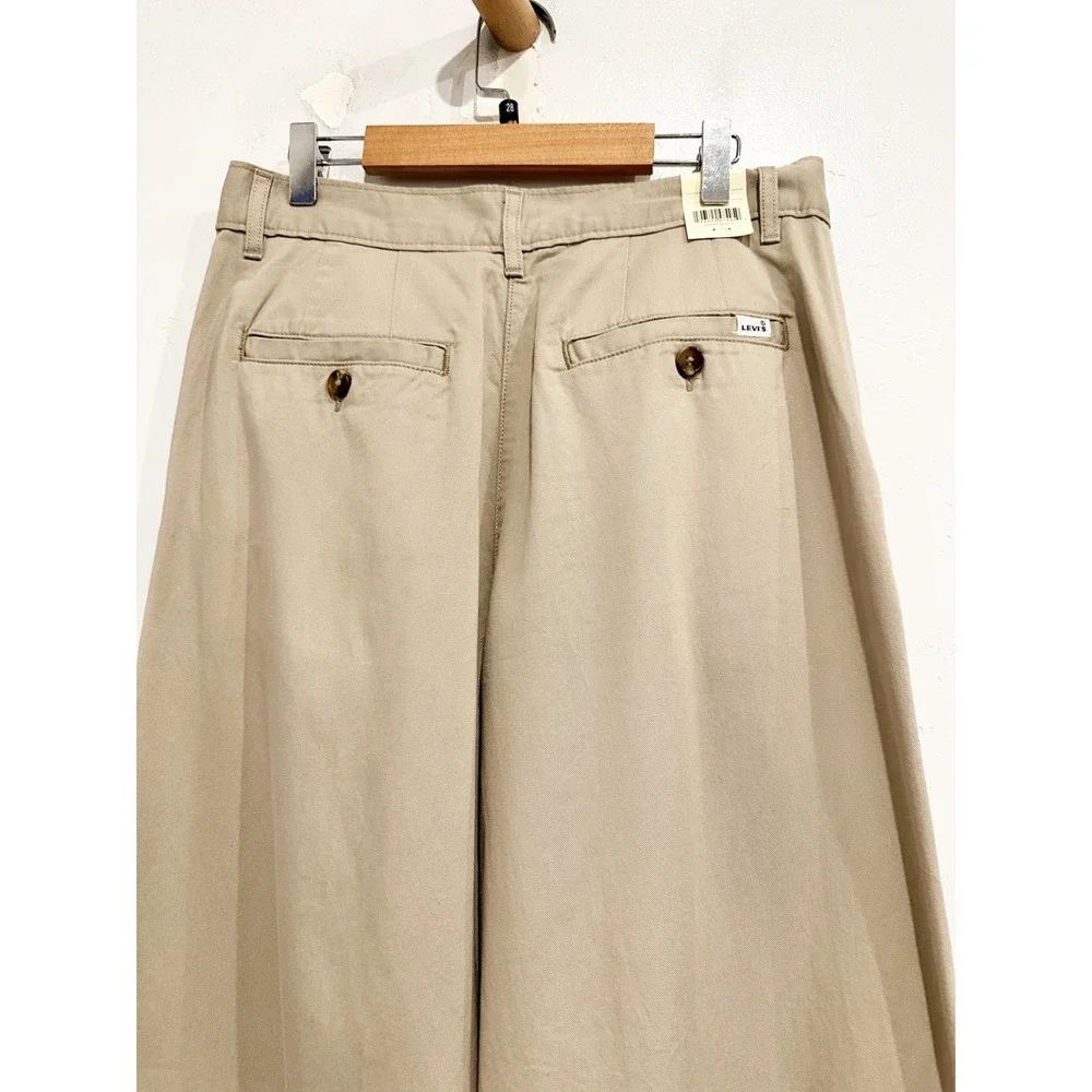 NWT Levi's HR Pleated Trouser in Cobblestone Size 29x32